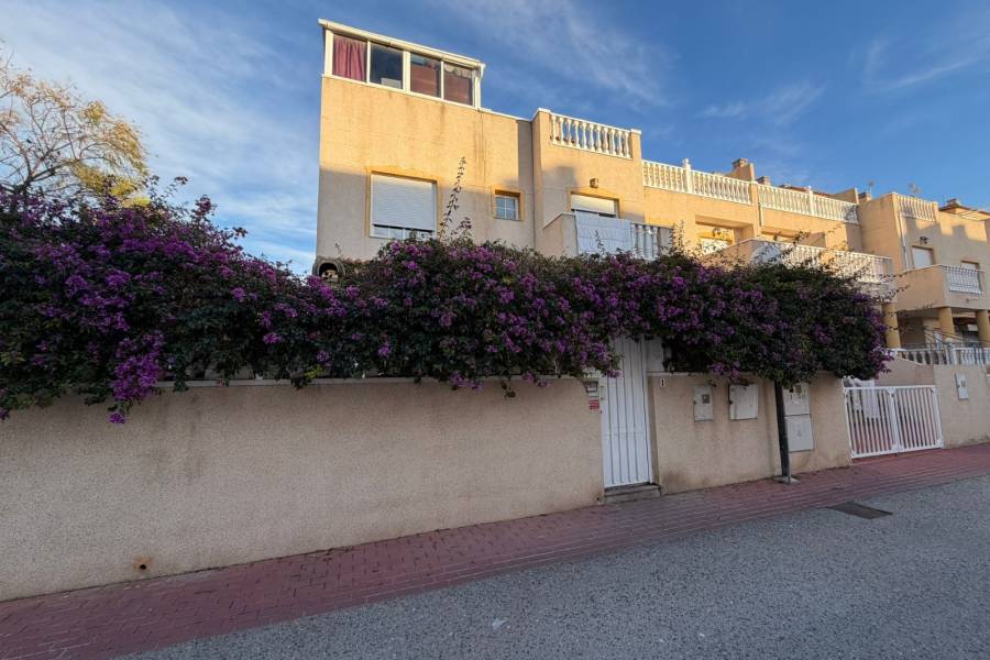 Reventa - Chalet - Guardamar - Urbanizaciones /PLAYA