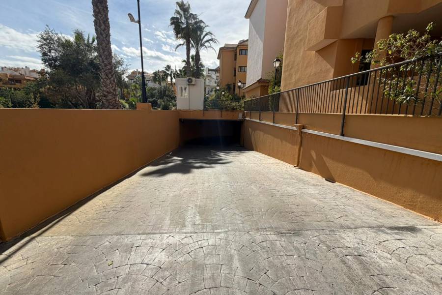 Reventa - Casa - ORIHUELA COSTA - ORIHUELA COSTA 