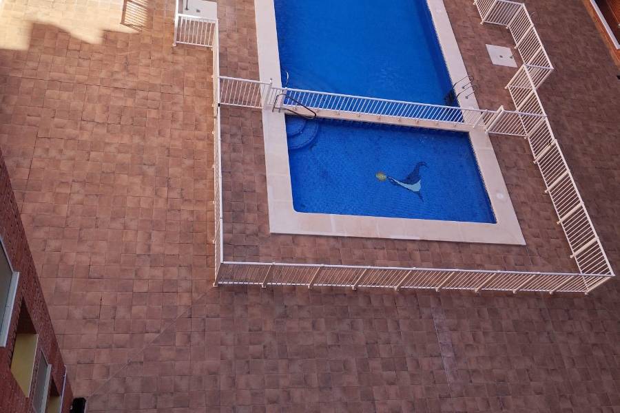 Alquiler larga duración  - ÁTICO - Torrevieja - Playa del cura