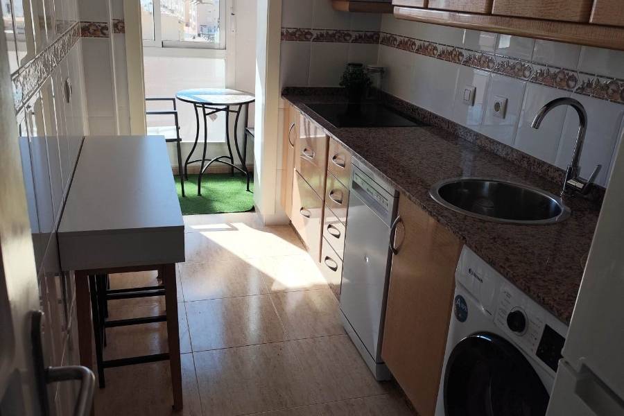 Alquiler larga duración  - ÁTICO - Torrevieja - Playa del cura