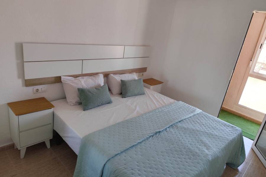 Alquiler larga duración  - ÁTICO - Torrevieja - Playa del cura