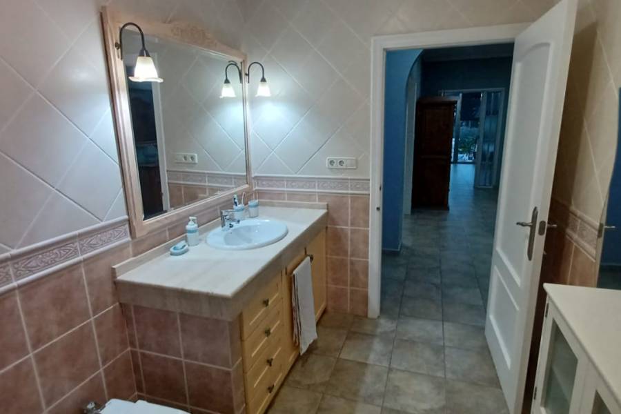 Återförsäljning - Hus på landet - Matola - Algoda-Matola-Llano de San José