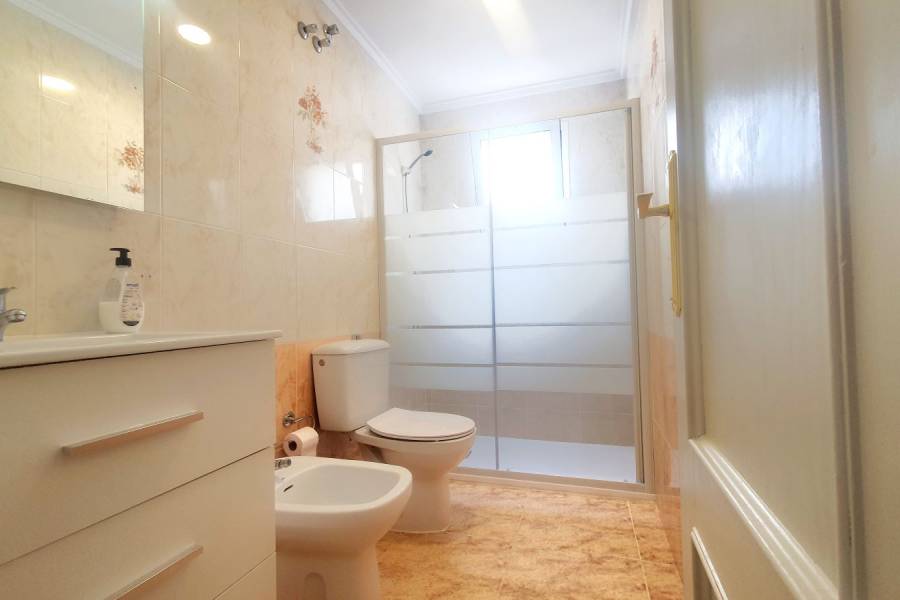 Reventa - ÁTICO - Torrevieja - CENTRO 