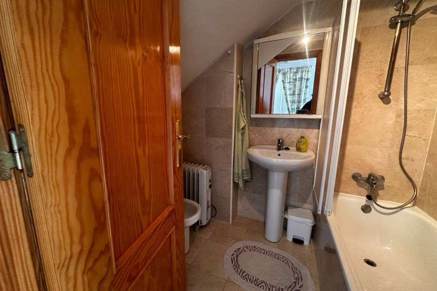 Alquiler / Alquiler de Temporada - Apartamento - La Marina - urbanizaciones/ playa 