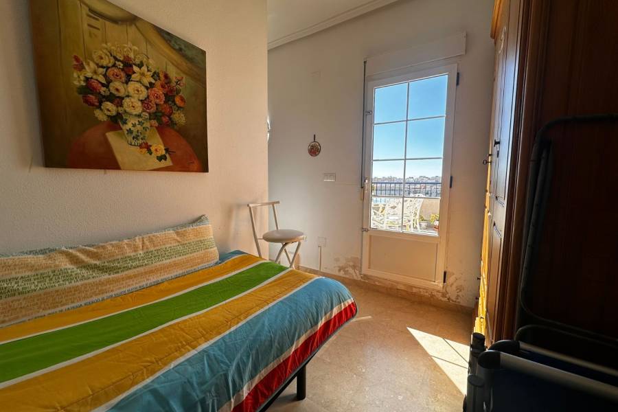 Kurzzeitmiete - Wohnung - La Marina - urbanizaciones/ playa 