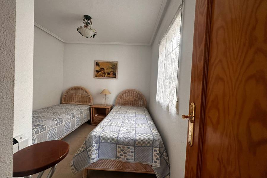 Kurzzeitmiete - Wohnung - La Marina - urbanizaciones/ playa 