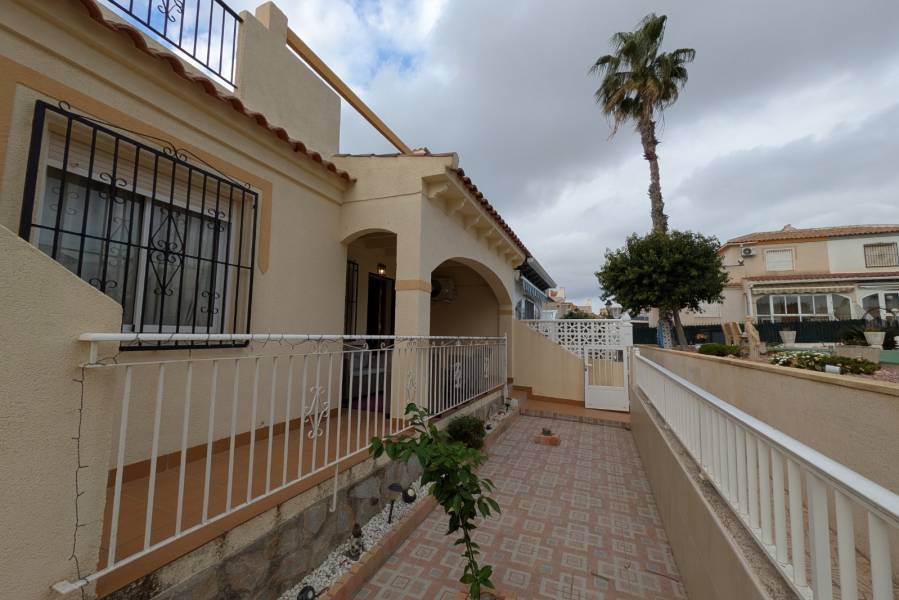 Weiterverkauf  - Reihenhaus-Bungalow - Torrevieja - Cabo Cervera/PLAYA