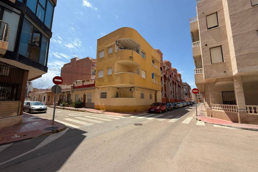 Weiterverkauf  - Wohnung - Torrevieja - La Mata