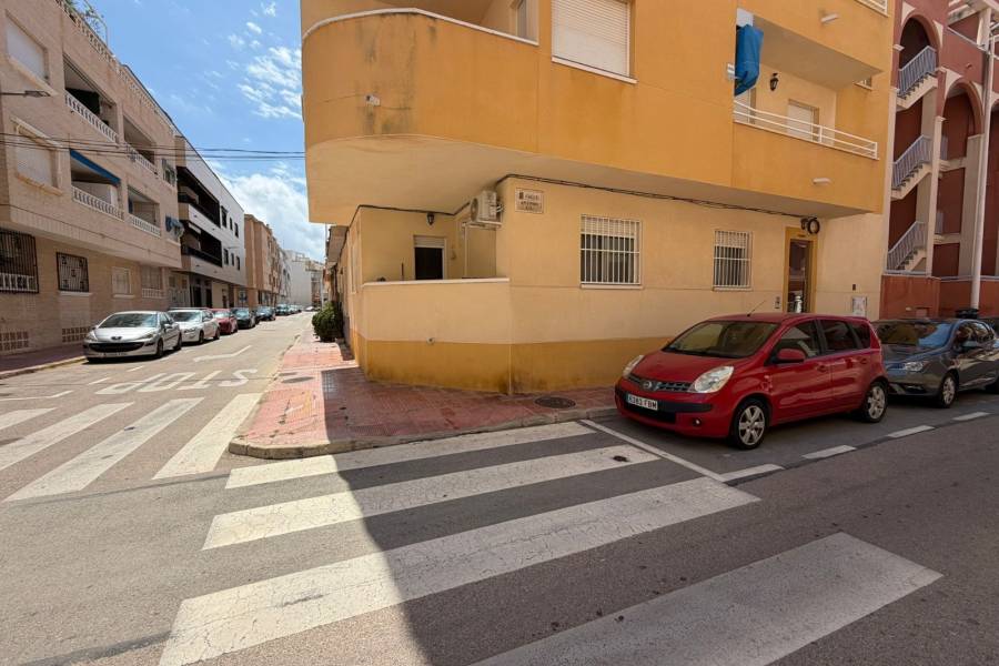 Weiterverkauf  - Wohnung - Torrevieja - La Mata