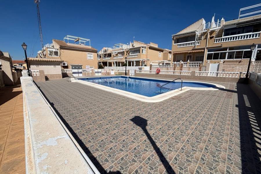 Reventa - Apartamento - Torrevieja - Aguas Nuevas