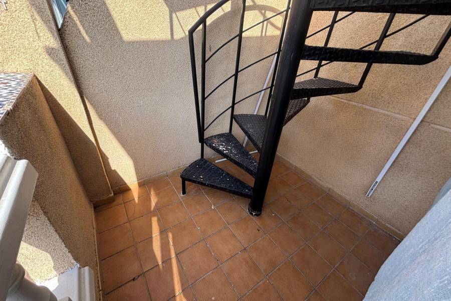 Reventa - Apartamento - Torrevieja - Aguas Nuevas