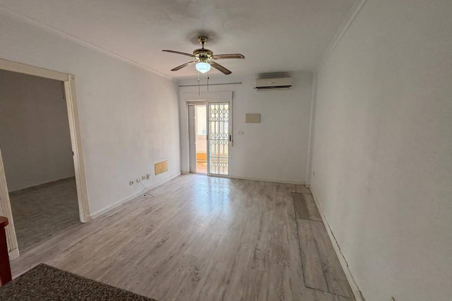 Reventa - Apartamento - Torrevieja - Aguas Nuevas