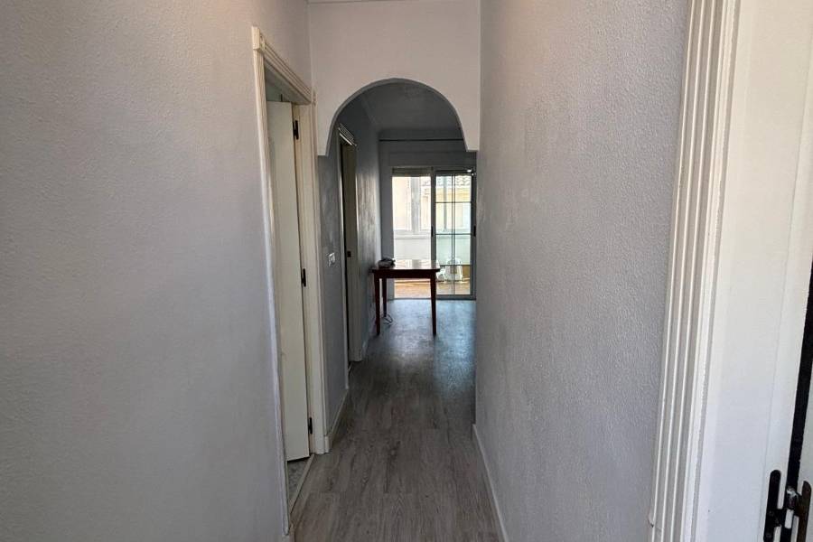 Reventa - Apartamento - Torrevieja - Aguas Nuevas