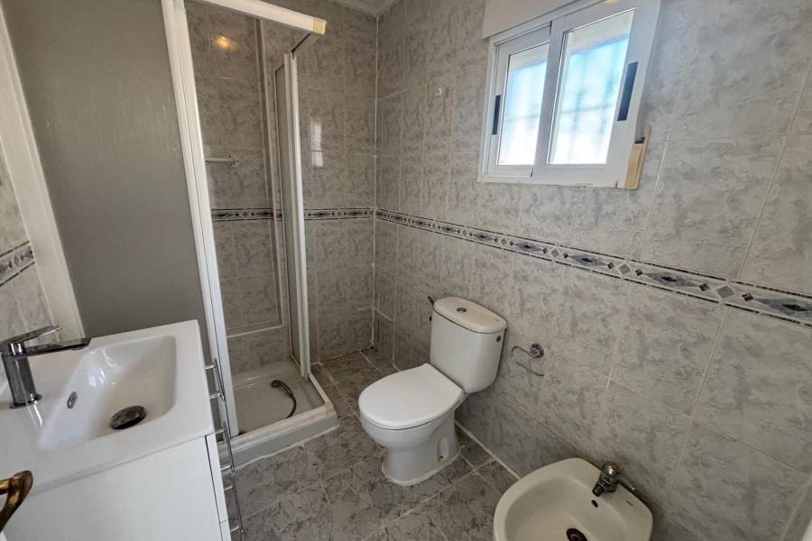 Reventa - Apartamento - Torrevieja - Aguas Nuevas