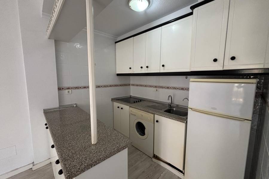 Reventa - Apartamento - Torrevieja - Aguas Nuevas