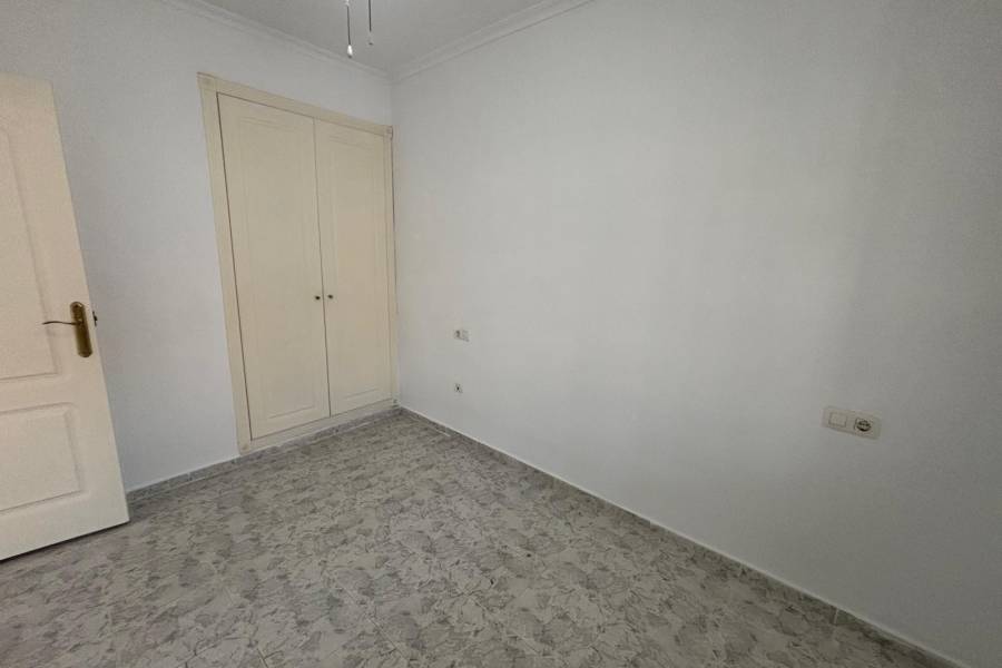 Reventa - Apartamento - Torrevieja - Aguas Nuevas