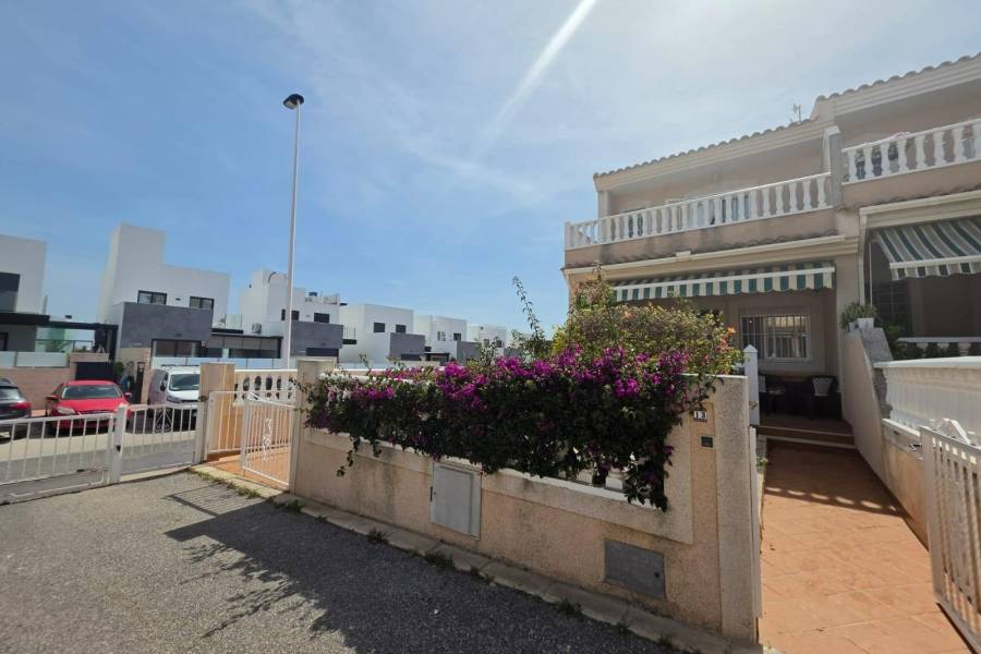 Weiterverkauf  - Einfamilienhaus - Torrevieja - Los Balcones - Los Altos del Edén