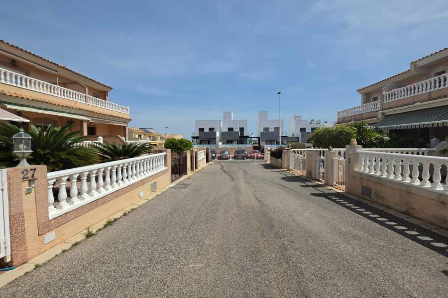 Weiterverkauf  - Einfamilienhaus - Torrevieja - Los Balcones - Los Altos del Edén