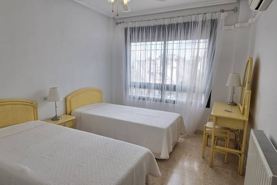 Reventa - Apartamento - ORIHUELA COSTA - La Zenia