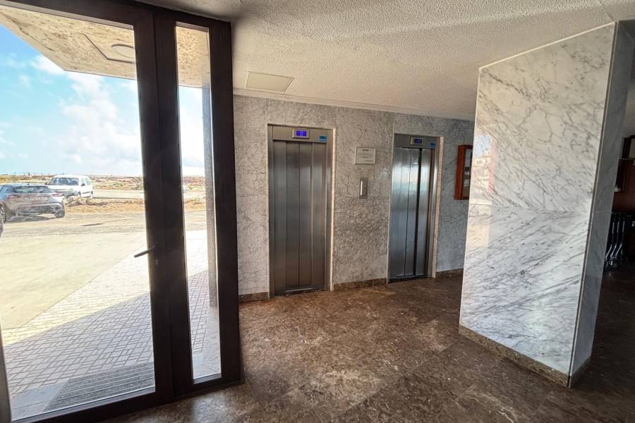 Weiterverkauf  - Wohnung - Torrevieja - Playa Los Locos