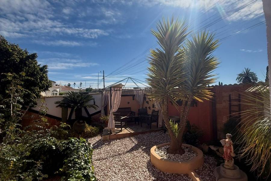 Weiterverkauf  - Einfamilienhaus - Torrevieja - El Chaparral