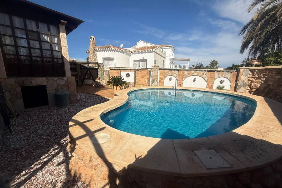 Weiterverkauf  - Einfamilienhaus - Torrevieja - El Chaparral