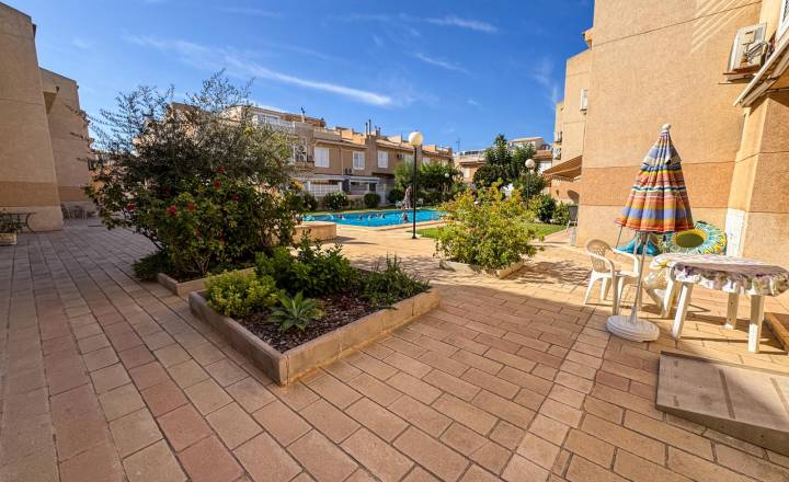 Lägenhet - Återförsäljning - Torrevieja - Los Frutales