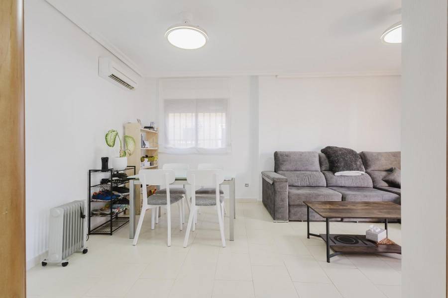 Återförsäljning - Enfamiljshus - Torrevieja - Aguas Nuevas