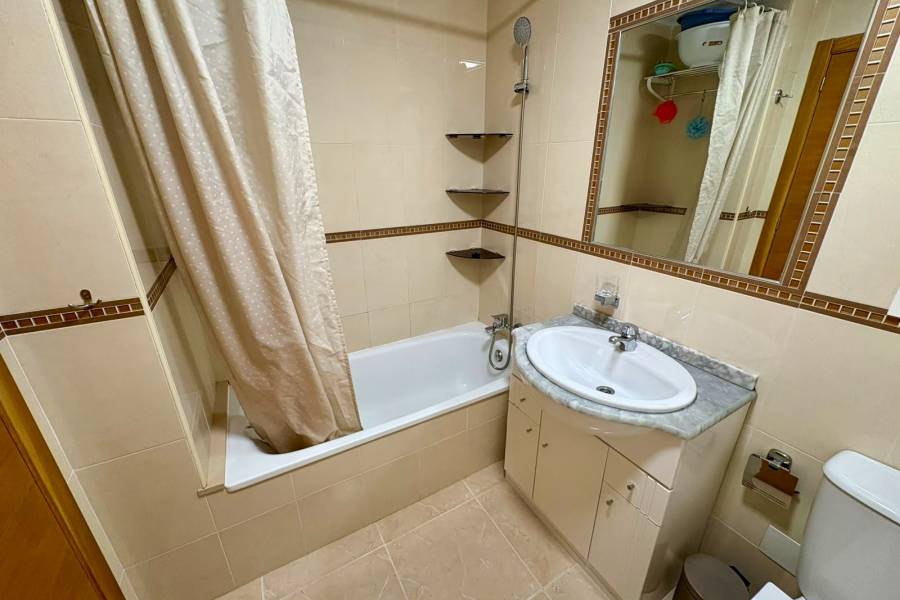 Reventa - Apartamento - Guardamar del Segura - Puerto Deportivo