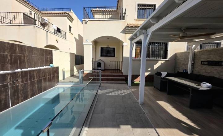 Villa - Återförsäljning - Torrevieja - Sector 25