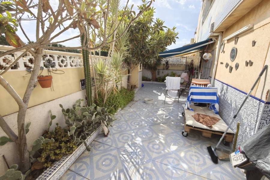 Återförsäljning - Enfamiljshus - Torrevieja - La Siesta