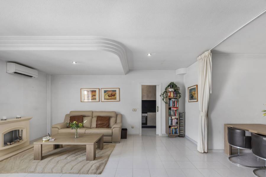 Reventa - Apartamento - Guardamar - Urbanizaciones /PLAYA
