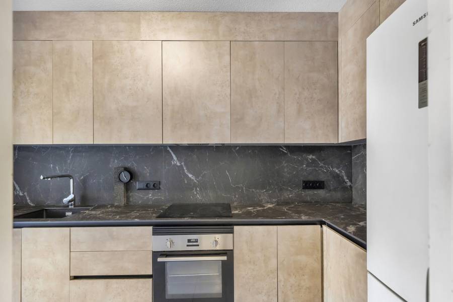Reventa - Apartamento - Guardamar - Urbanizaciones /PLAYA