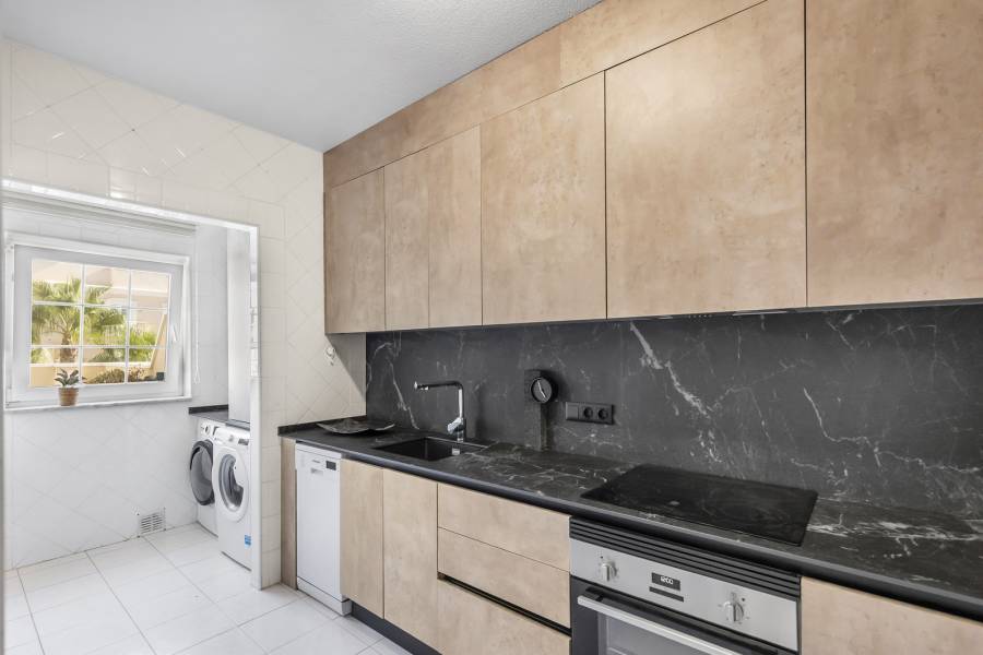 Reventa - Apartamento - Guardamar - Urbanizaciones /PLAYA